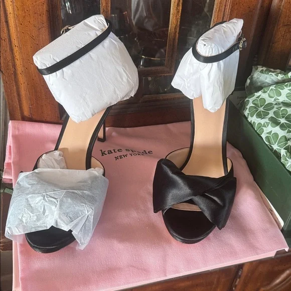 Kate spade satin black strappy heels - Picture 4 of 6